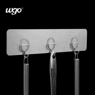 Suspensiones de gancho montadas en la pared autas-adhesivo instaladas libres de daños Mini Rack For Wall