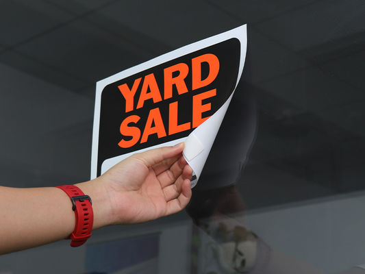 los puntos gomosos del pegamento de 15m m Restickable graban el cuadrado echado a un lado doble claro de la cinta